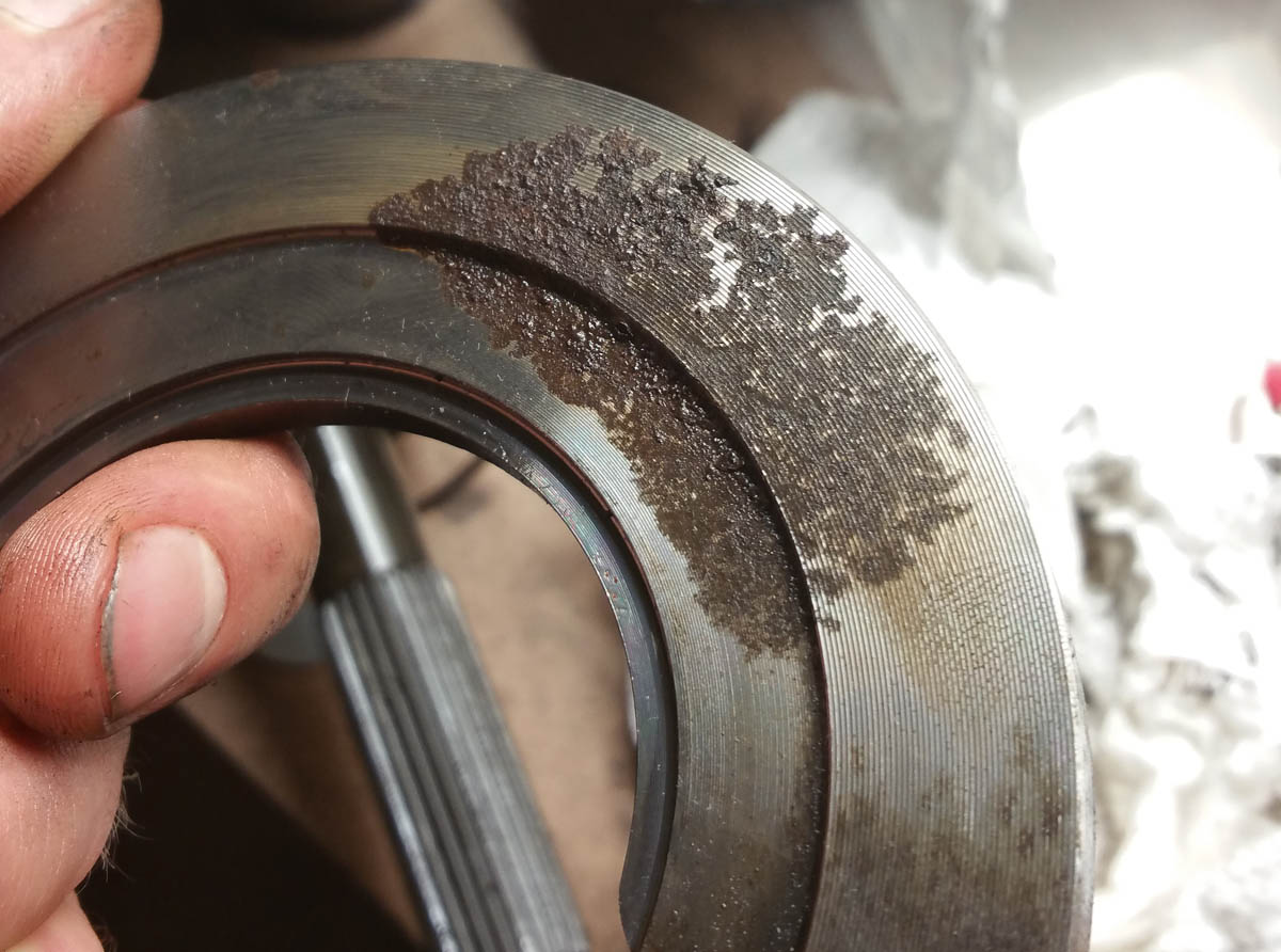 Rusty Main Shaft Rear Plate